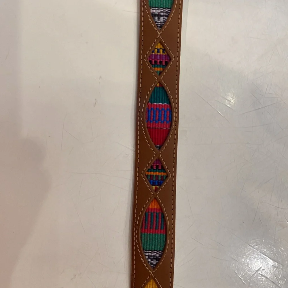 Ladies Leather Belt w/Embroidery Design.  Size XL.‎  38” Long.